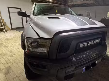 Dodge RAM 1500 V8 5.7