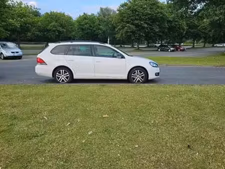Volkswagen Golf 1.6 TDI 105