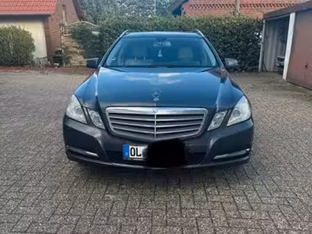 Mercedes-Benz Classe E E 220 2.1 136