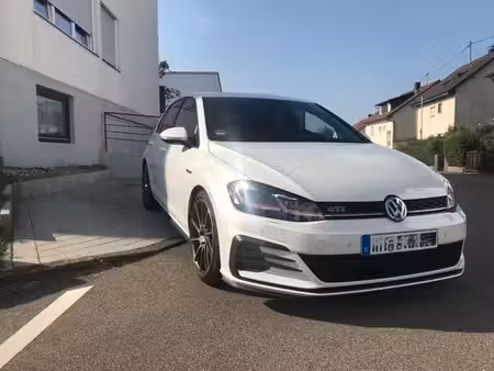 Volkswagen Golf GTI 2.0 TSI Performance