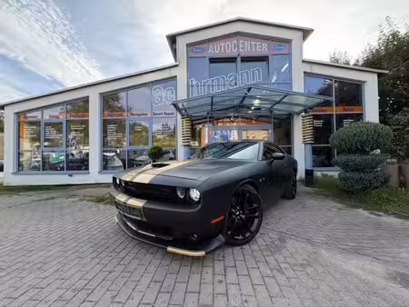 Dodge Challenger V8 6.4