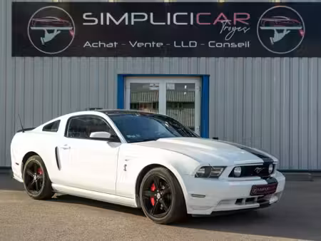 Ford Mustang Fastback V8 5.0