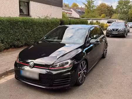 Volkswagen Golf GTI 2.0 TSI 230 Performance