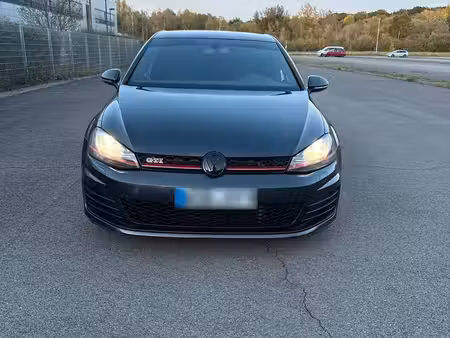 Volkswagen Golf GTI 2.0 TFSI 230 Performance