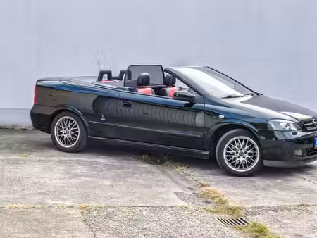 Opel Astra 2.2 147