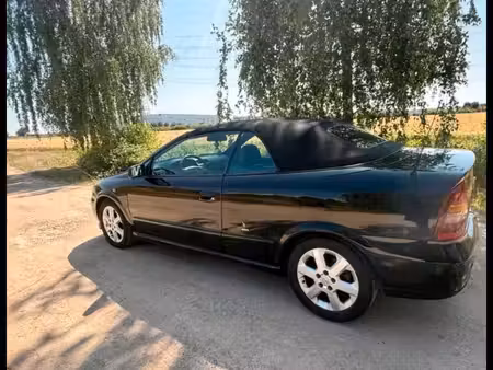 Opel Astra 2.2 147