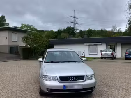Audi A4 1.8 125