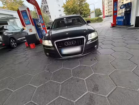 Audi A8 V8 4.2 TDI 326 quattro