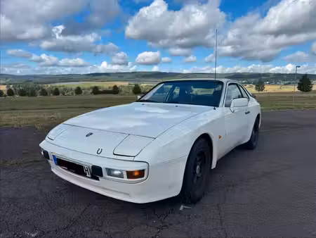 Porsche 944 