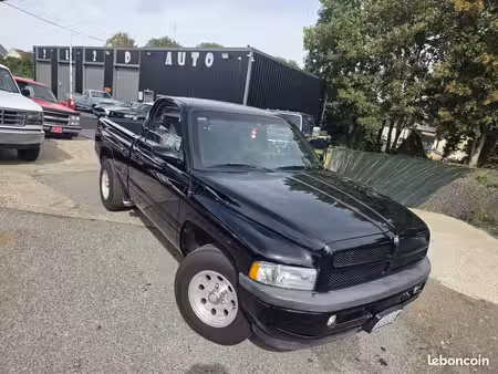 Dodge RAM 1500 V8 5.9