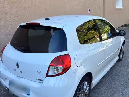 Renault Clio 1.6 128