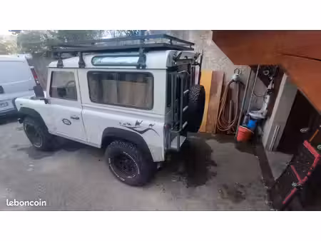 Land Rover Defender TD5 2.0 122