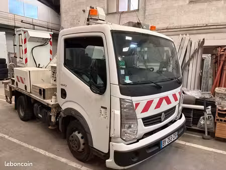 Renault Maxity 
