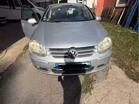 Volkswagen Golf 2.0 TDI 136