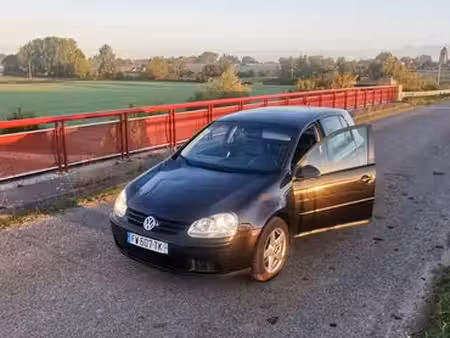 Volkswagen Golf 1.9 TDI 105