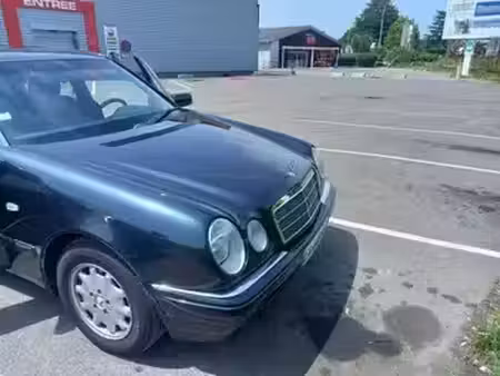 Mercedes-Benz Classe E E 300 Classic
