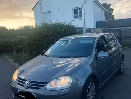 Volkswagen Golf 2.0 TDI 140