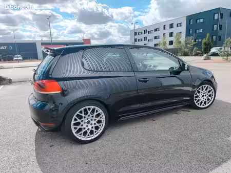 Volkswagen Golf GTI 2.0 TSI 210