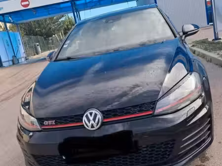 Volkswagen Golf GTI 2.0 TFSI 230