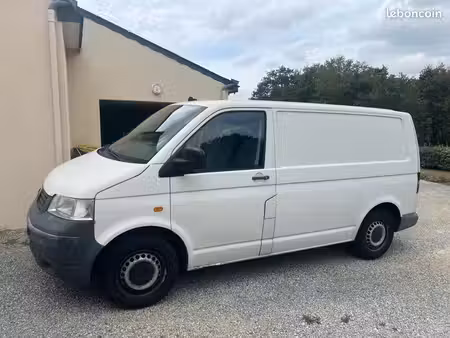 Volkswagen Transporter T5 1.9 TDI 102