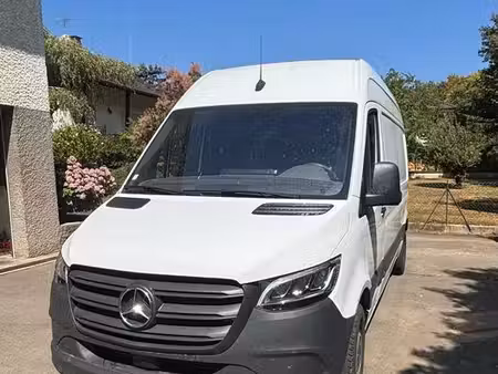 Mercedes-Benz Sprinter 143