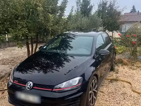 Volkswagen Golf GTI 2.0 TSI 220