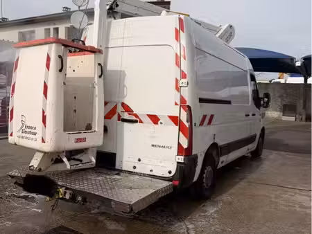 Renault Master 2.3 dCi 135