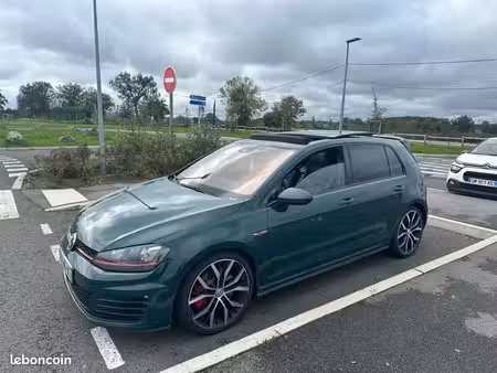 Volkswagen Golf GTI 2.0 TSI 230 Performance