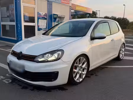 Volkswagen Golf GTI 2.0 TSI 210