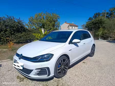 Volkswagen Golf GTE 1.4 245