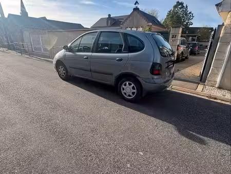 Renault Scénic 1.6 90