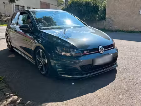 Volkswagen Golf GTI 2.0 TFSI 230