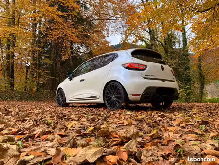 Renault Clio RS Trophy 1.6 T 220