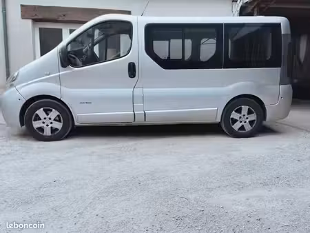 Renault Trafic 2.5 dCi 140