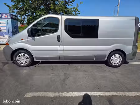 Renault Trafic 2.5 dCi 140