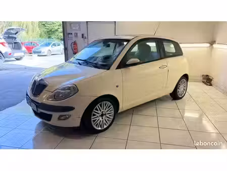 Lancia Ypsilon 1.4 95