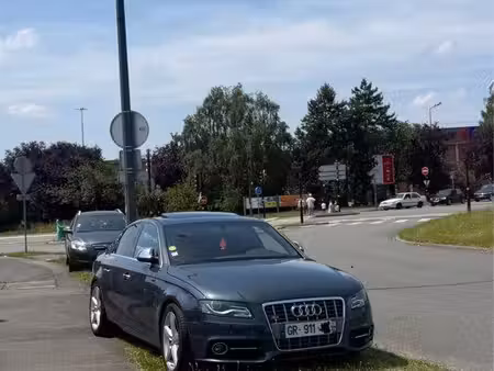 Audi A4 V6 3.2 FSI 265 S line