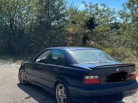 BMW Série 3 325d 2.4 143