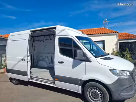Mercedes-Benz Sprinter 143