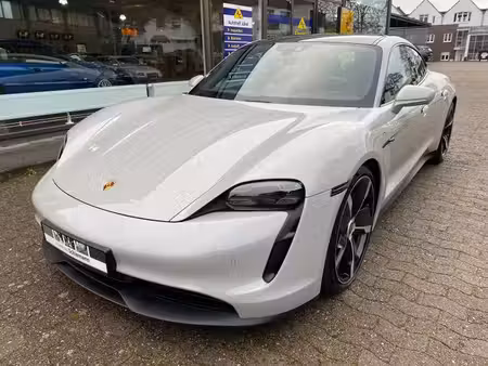 Porsche Taycan 