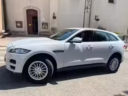 Jaguar F-Pace D180 2.0 180 Pure