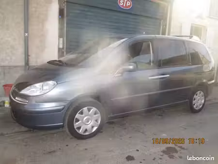 Peugeot 807 2.0 HDi 136
