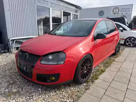 Volkswagen Golf GTI 2.0 200