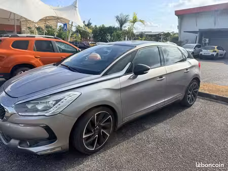 DS 5 2.0 HDi 180