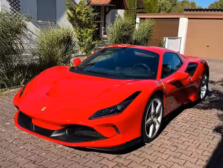 Ferrari F8 V8 3.9