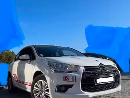 DS 4 
