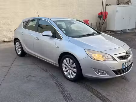 Opel Astra 1.2 90