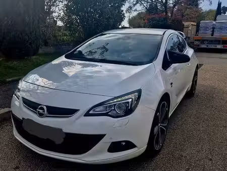 Opel Astra 2.0 165 OPC Line