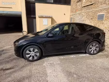 Tesla Model Y Grande Autonomie 275