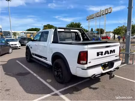 Dodge RAM 1500 V8 5.7